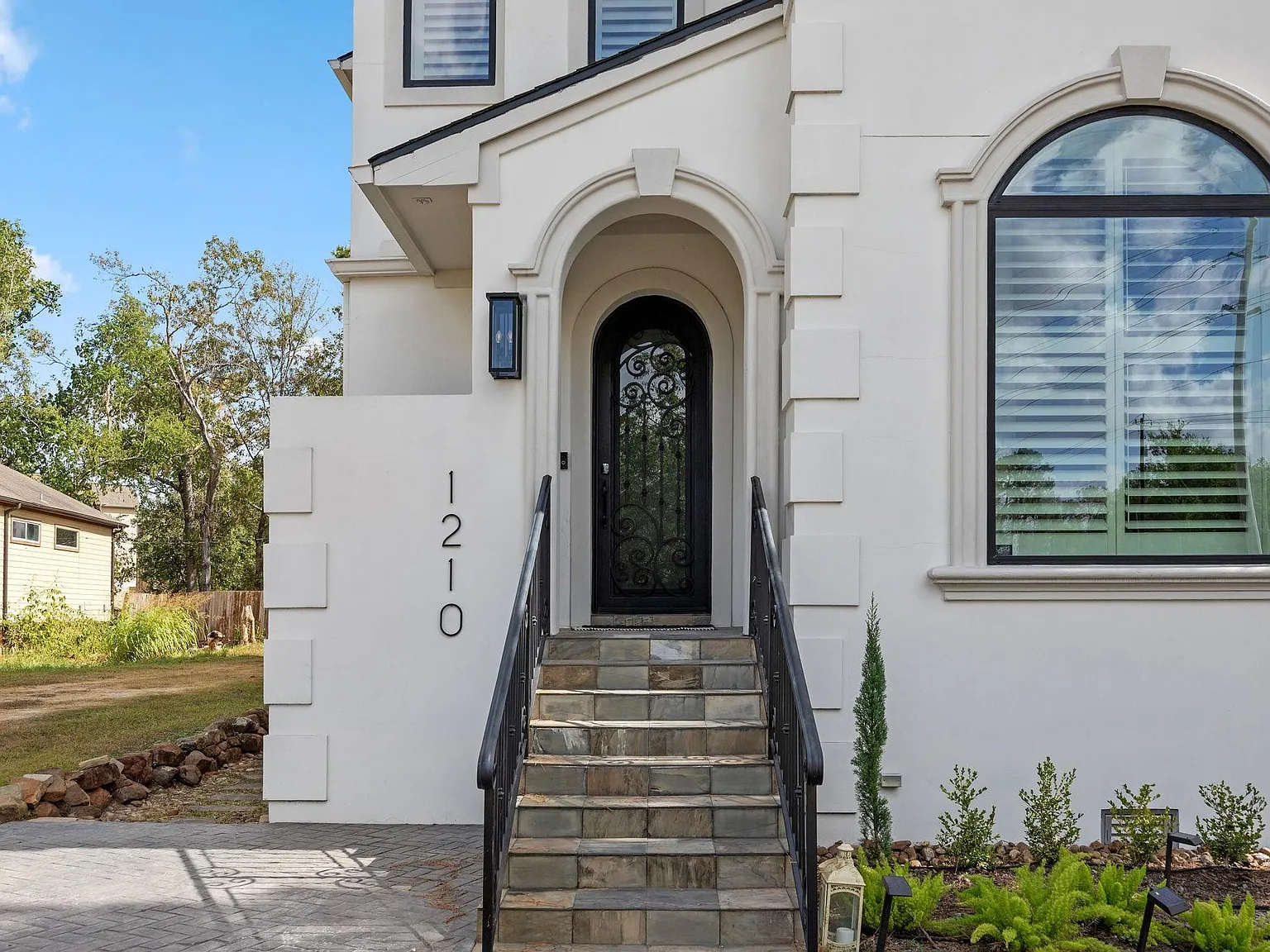 3 bed, 3.5 bath, 3535 sqft, $4,600 — Photo 4