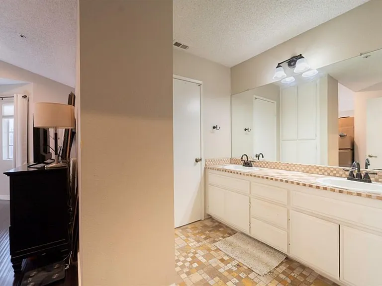 13584 E Sutter Ct — Photo 16