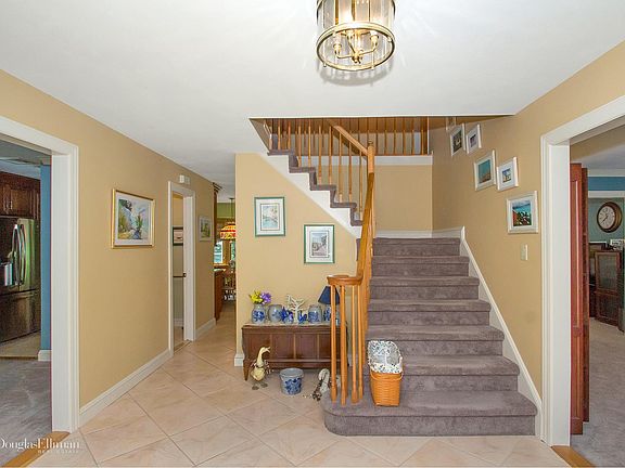 5th image of 20 Shetland Ln