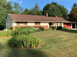 2420 Carlyle Dr, Kalamazoo, MI 49008