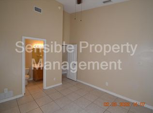 8627 Villa Largo Dr, Tampa, FL 33614