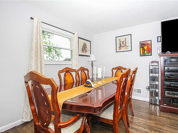 3rd image of 67 Sky Meadow Pl