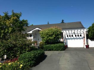 7725 Ridge Dr NE, Seattle, WA 98115