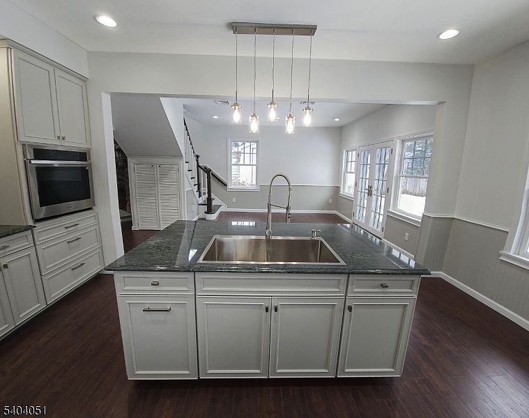 1st image of 27 Forest Rd