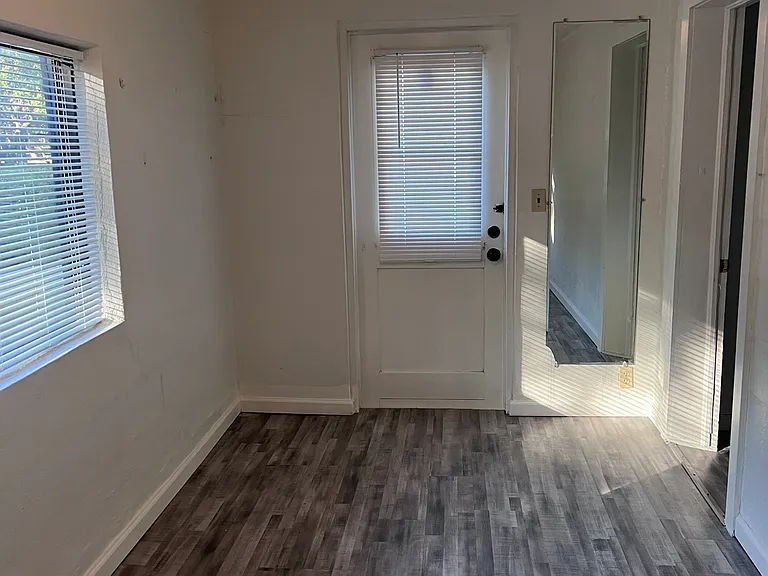 25315 Triangle Loop — Photo 1