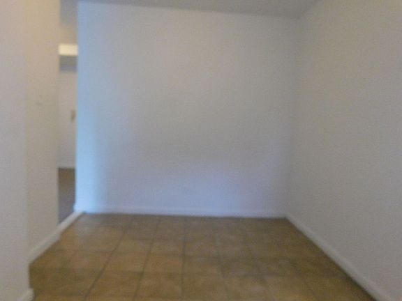 4th image of 91 E Van Cortlandt Ave #1A