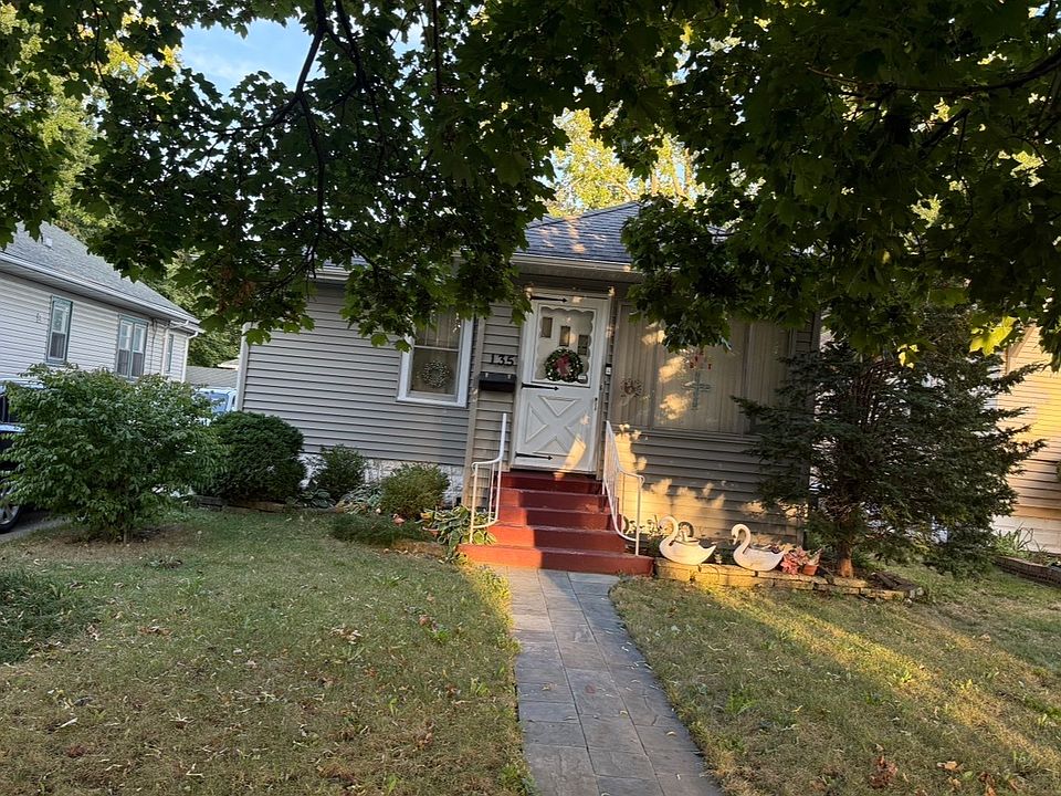 1st image of 135 S Elmwood Ave