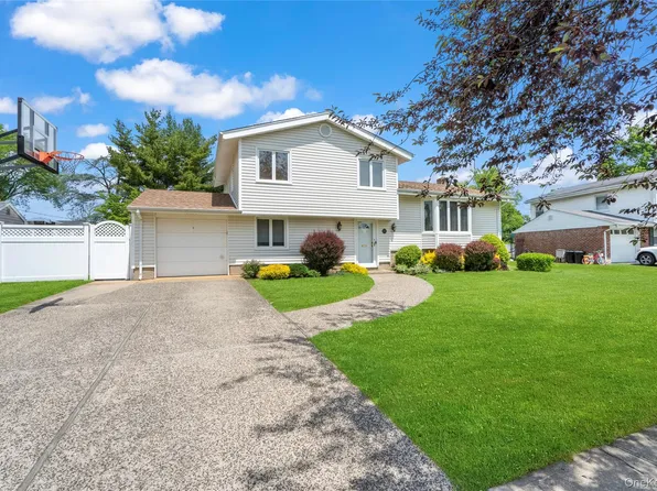 46 Saratoga Drive, Jericho, NY 11753