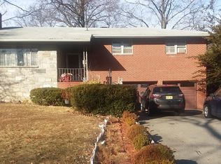 387 Harrison St, Paramus, NJ 07652