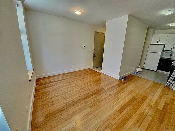 2nd image of 99 Elizabeth St #3R