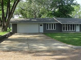 508 8th St, Springfield, SD 57062