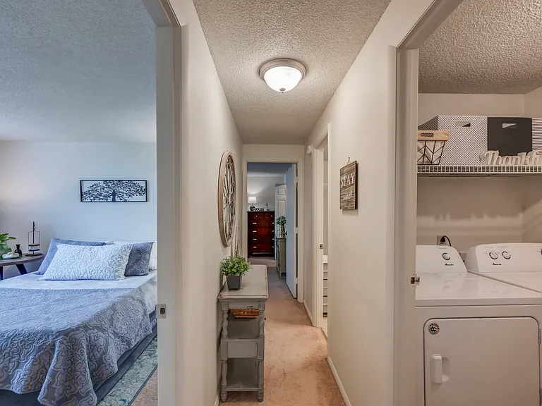 Bedroom/Hallway/Laundry Room