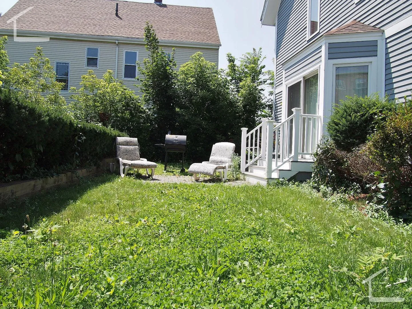 No Fee! Xl House W 2 Parking Inc, Laundry I/U -- New Hardwood Flooring, Pet Friendly, 2 Parking S... — Photo 3