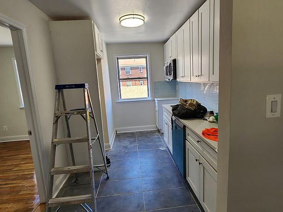 5th image of 64-14 224th St