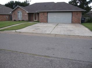 2420 Arlington Dr, Enid, OK 73703