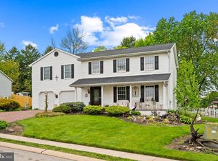 3121 Pineview Dr, Dover, PA 17315