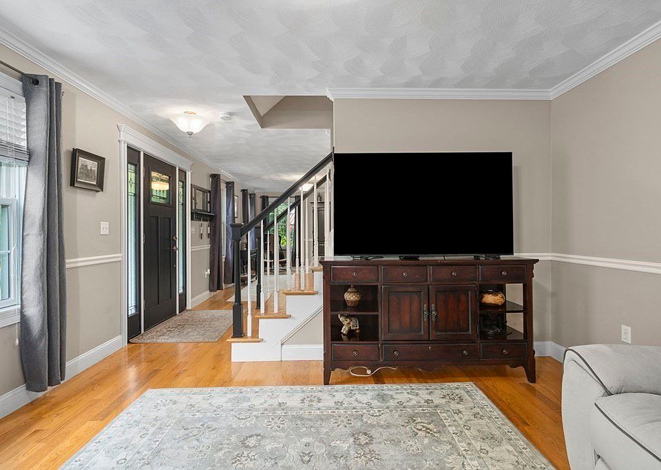 408 North St, MA 01833 Zillow