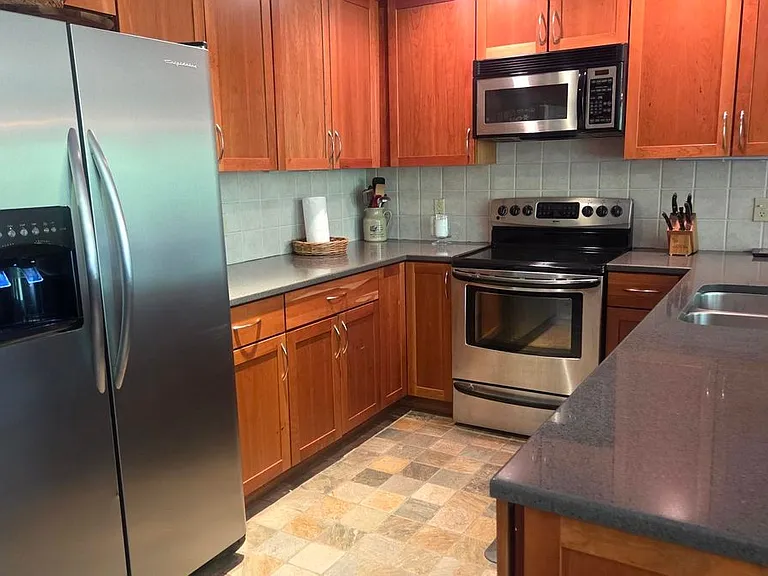 82 Rams Horn Dr #G2 — Photo 9