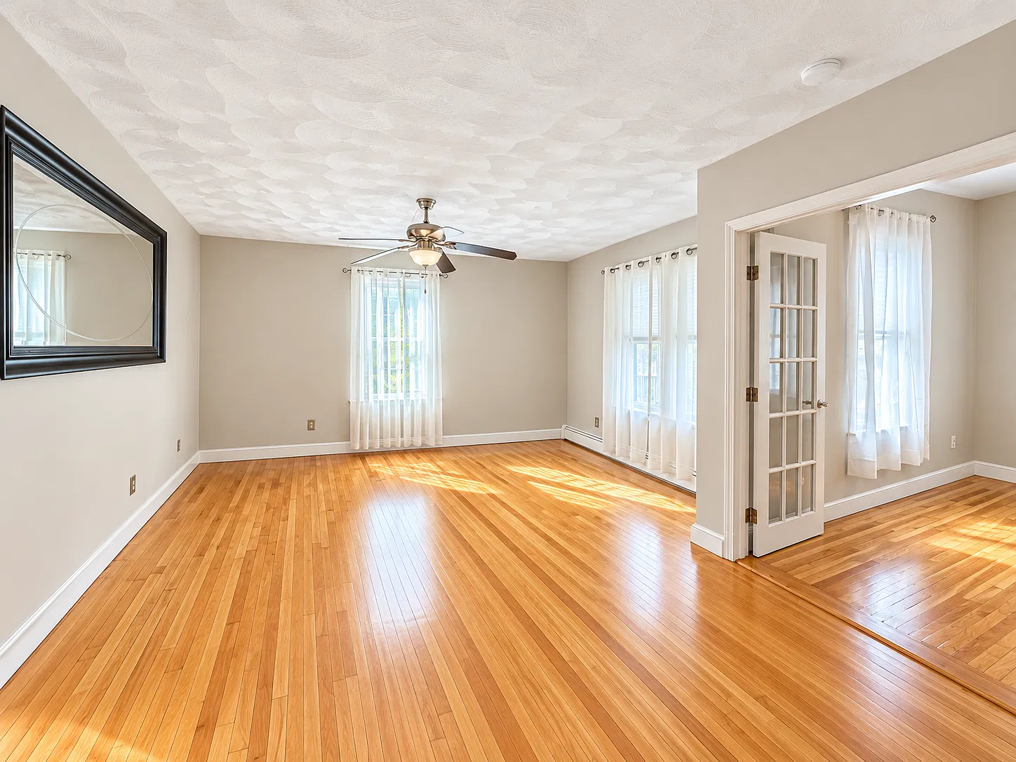 2 bed, 1.5 bath, $3,000 — Photo 2