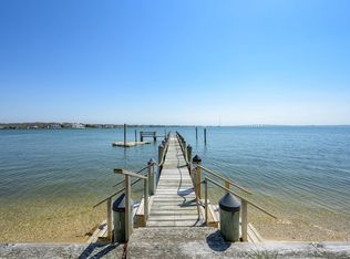 23 E Point Ln, Hampton Bays, NY 11946