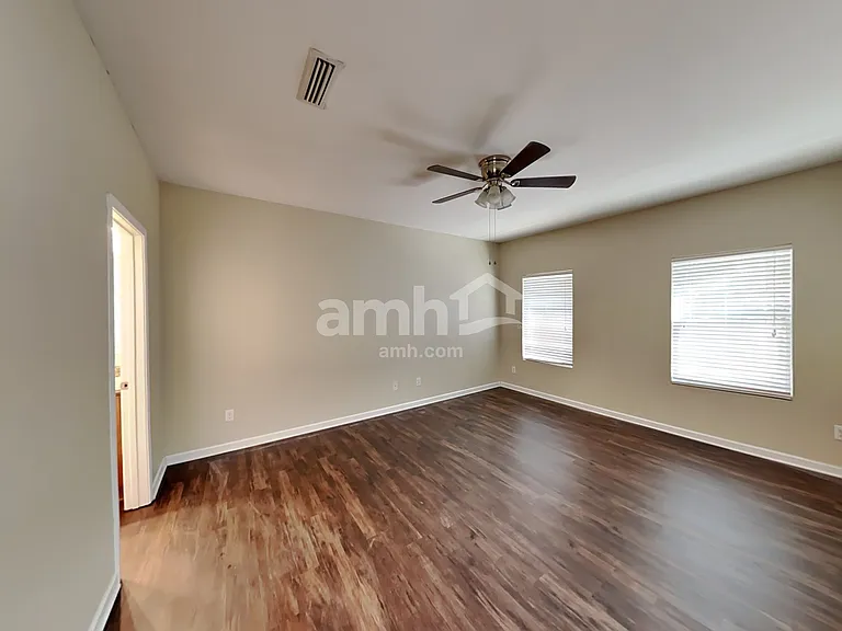 1056 Joselynn Dr — Photo 9