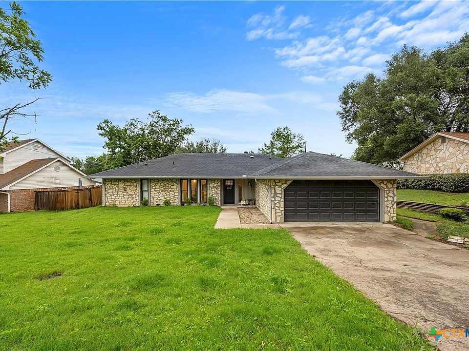 1st image of 3702 Valley View Dr