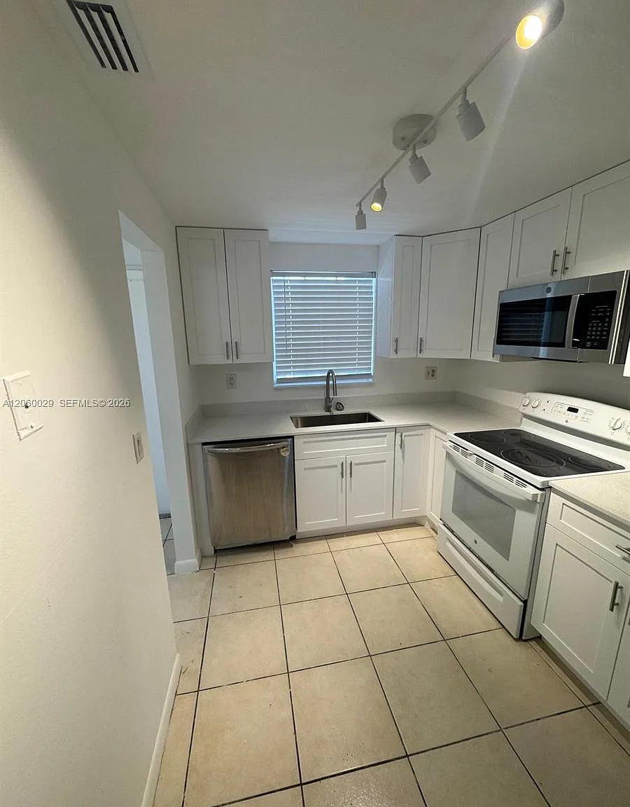 French Villas Condo — Photo 2