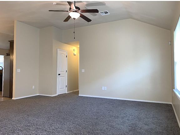 5th image of 1421 NW 129th Ter