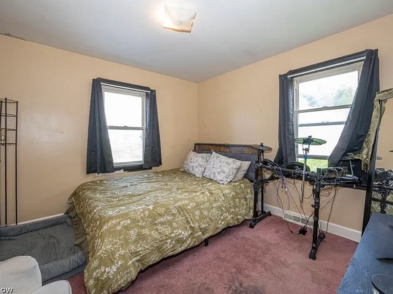436 W Wood St — Photo 10