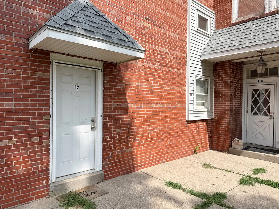 211 N Lincoln St #12