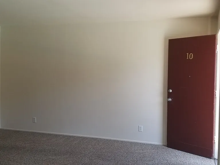 222 Milbrae Ln #10 — Photo 8