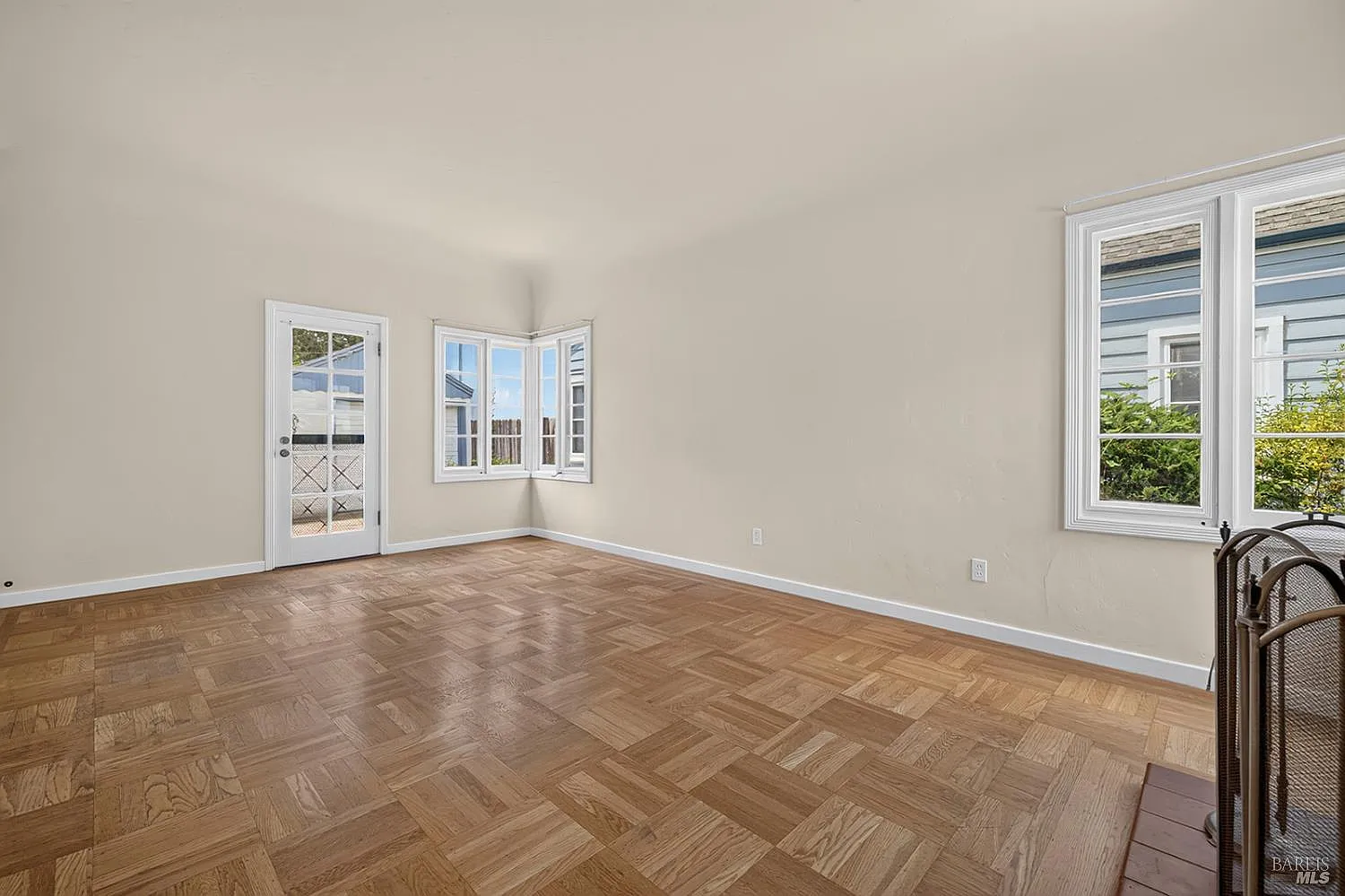 620 Dexter Street - Photo 8