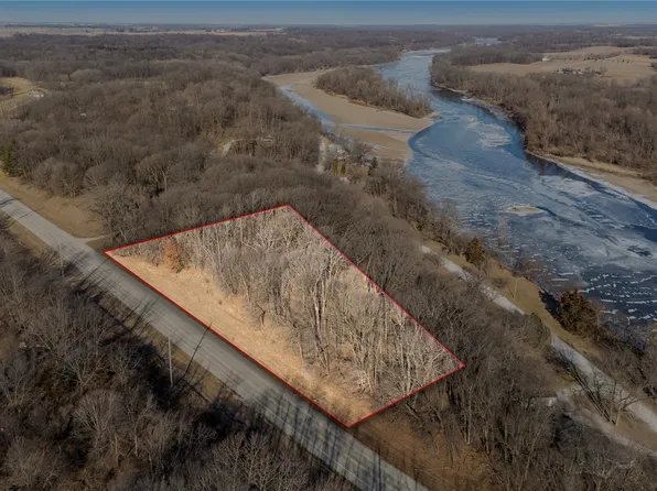 1041 290th St, Atalissa, IA 52720