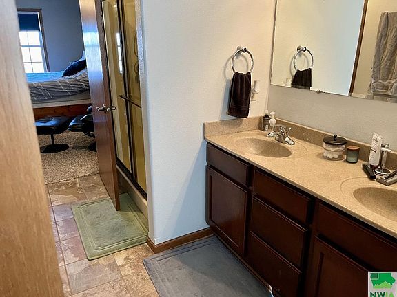 4th image of 486 Hawkeye Ct