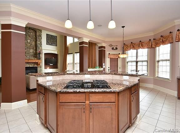 5th image of 4202 Morris Park Dr