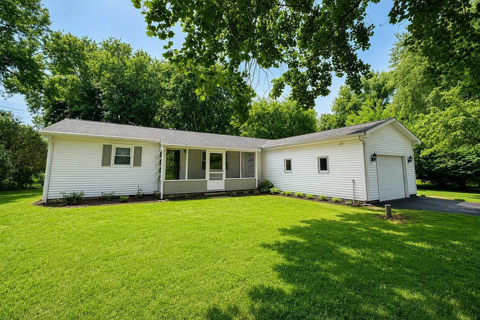 2 bed, 768 sqft, $1,650 — Photo 1