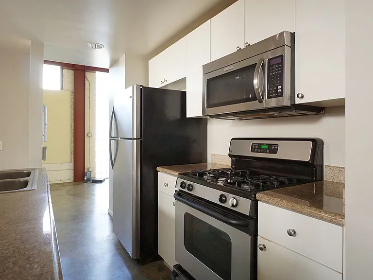 922 W 23rd St #101 — Photo 4