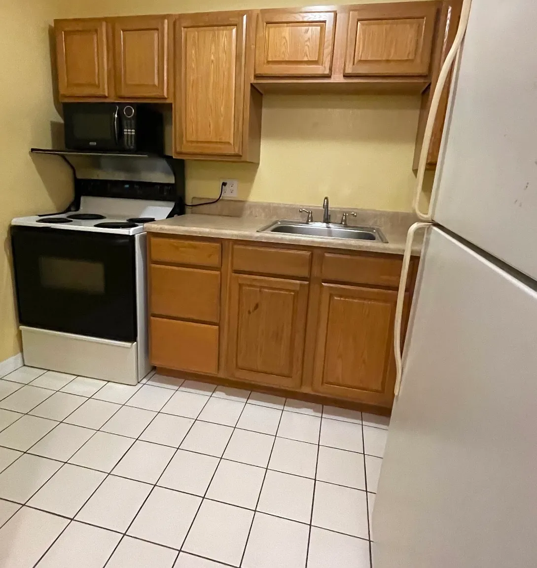 7210 1/2 N Duncan Ave — Photo 3