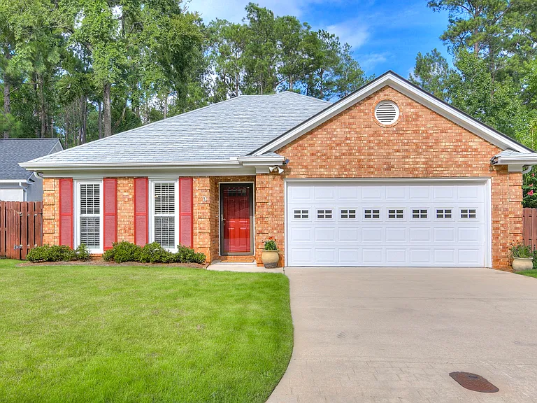 2504 Pinebluff Ct — Photo 1