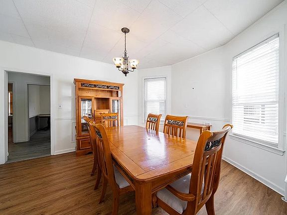 5th image of 97 Bennett Ave Floor 1