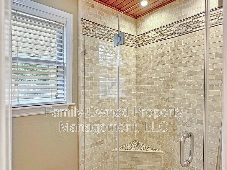 105 Pryors Ln — Photo 28