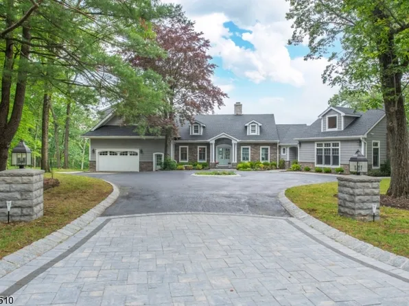 27 Hilltop Rd, Kinnelon Boro, NJ 07405