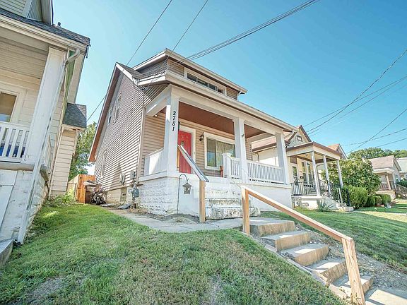 3rd image of 2751 Alexandria Ave