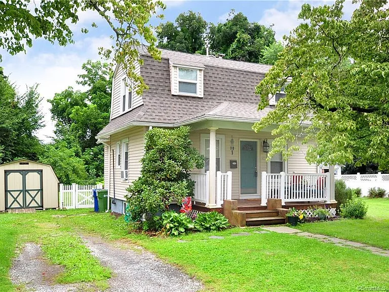 10 Cottage St #1 — Photo 15