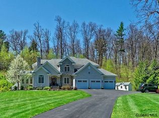 82 East Rd, Troy, NY 12180