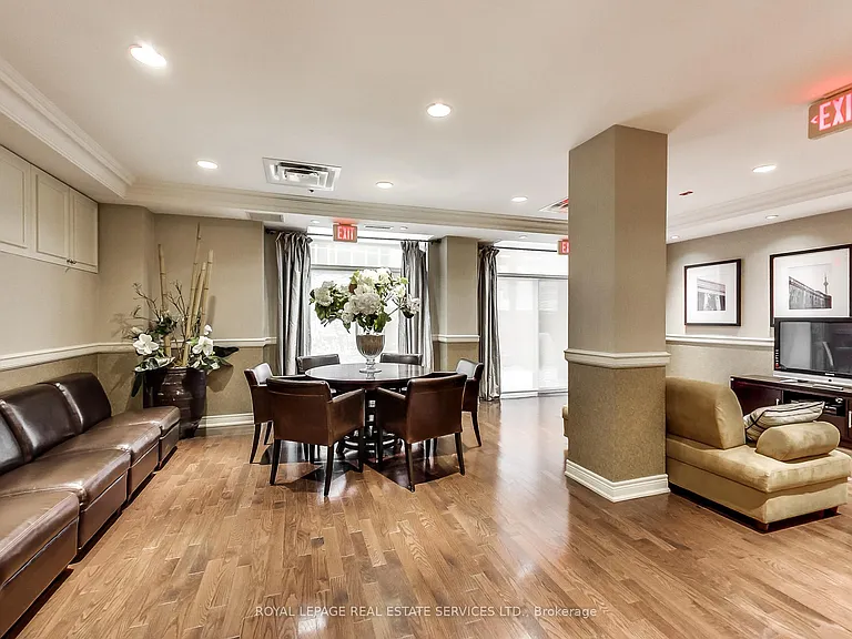60 Saint Clair Ave W #804 — Photo 15