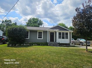 633 Aldrich St, Linden, MI