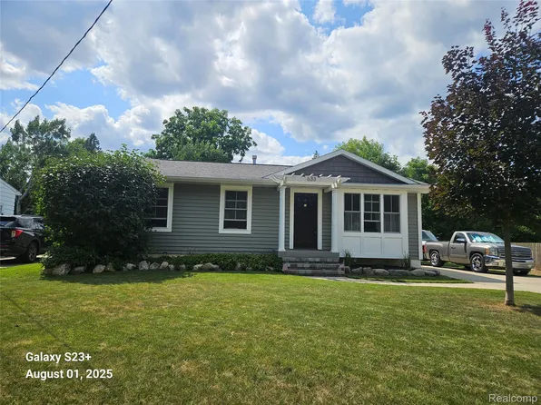 633 Aldrich St, Linden, MI 48451