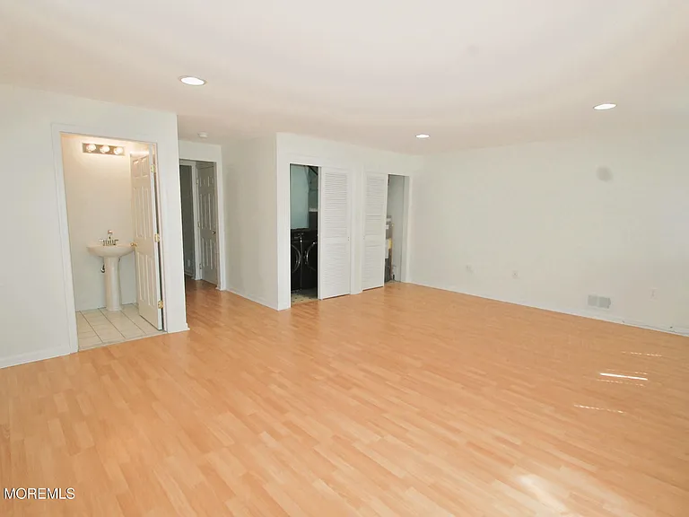 574 Beachway Ave #7 — Photo 22
