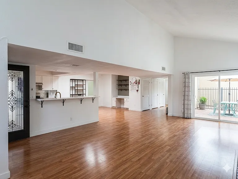 Living room unfurnished